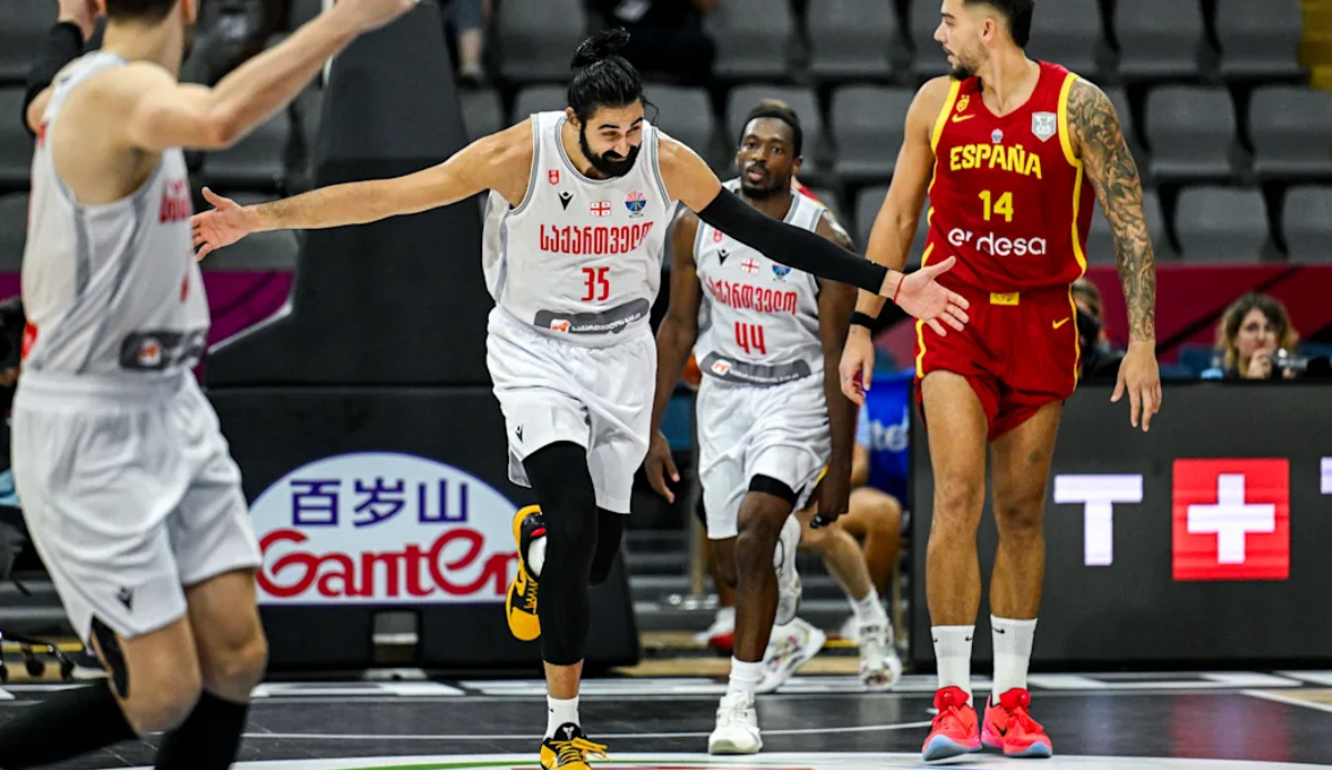 兰博电竞-包含浓眉哥连续五场比赛得分超过大胜皇家社会手感冰凉备战欧超杯，穆古鲁扎爆冷击败曼联直接炸裂的词条